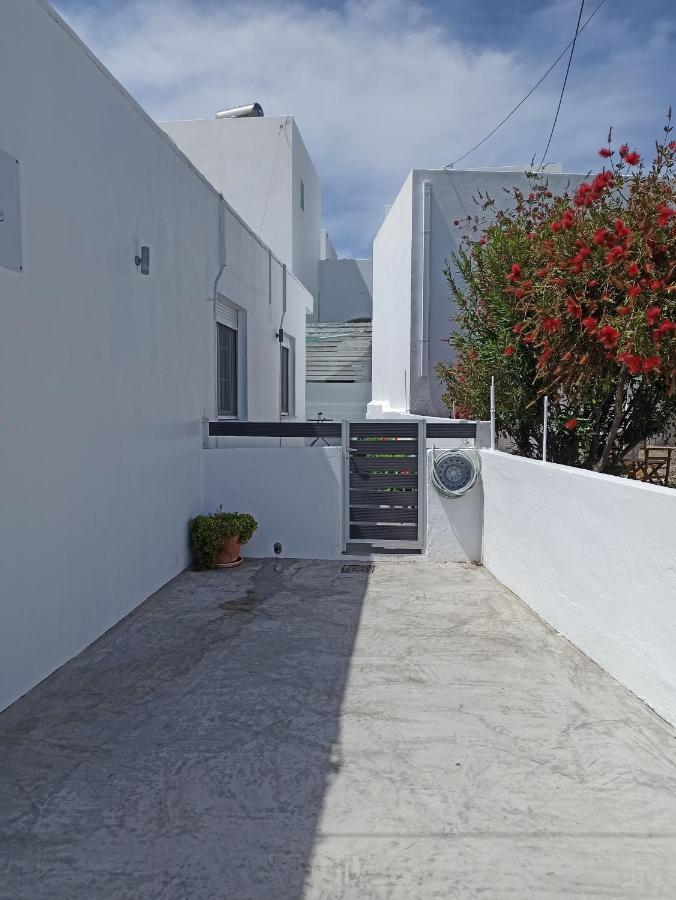 Tzoka'S Apartments Adamantas  Exterior foto